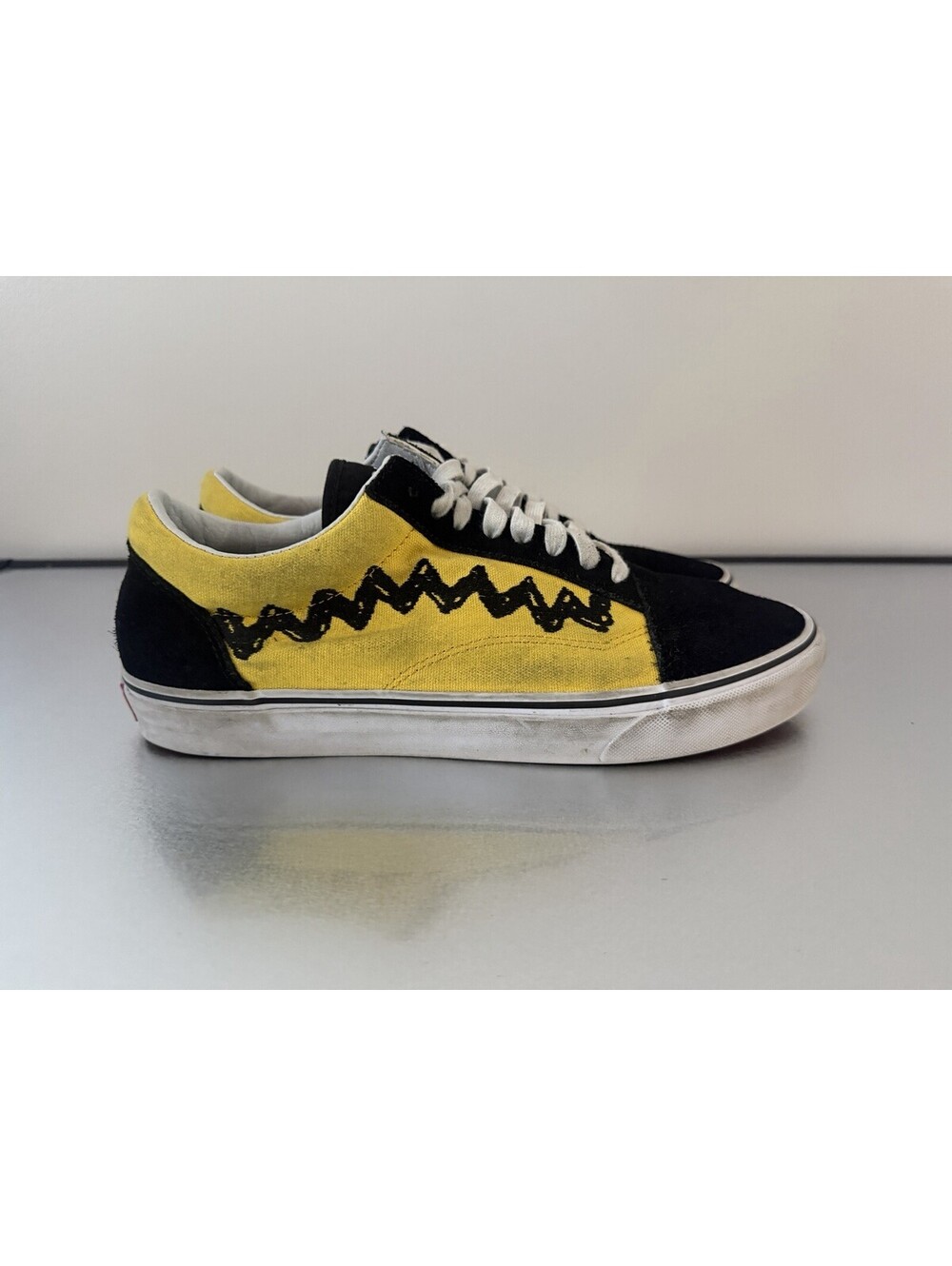 VANS Old Skool VANS x Peanuts Charlie Brown Canvas Low Top Lace-Up Sneaker Sz 11
